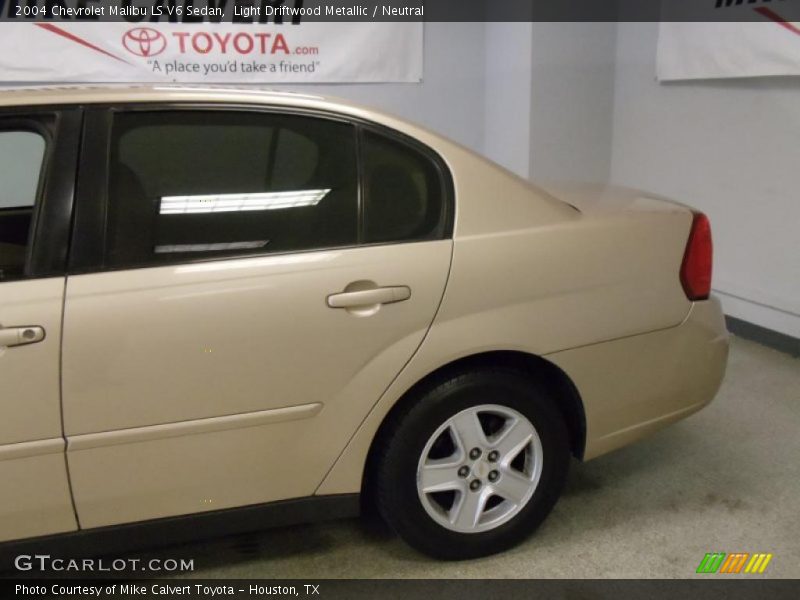 Light Driftwood Metallic / Neutral 2004 Chevrolet Malibu LS V6 Sedan
