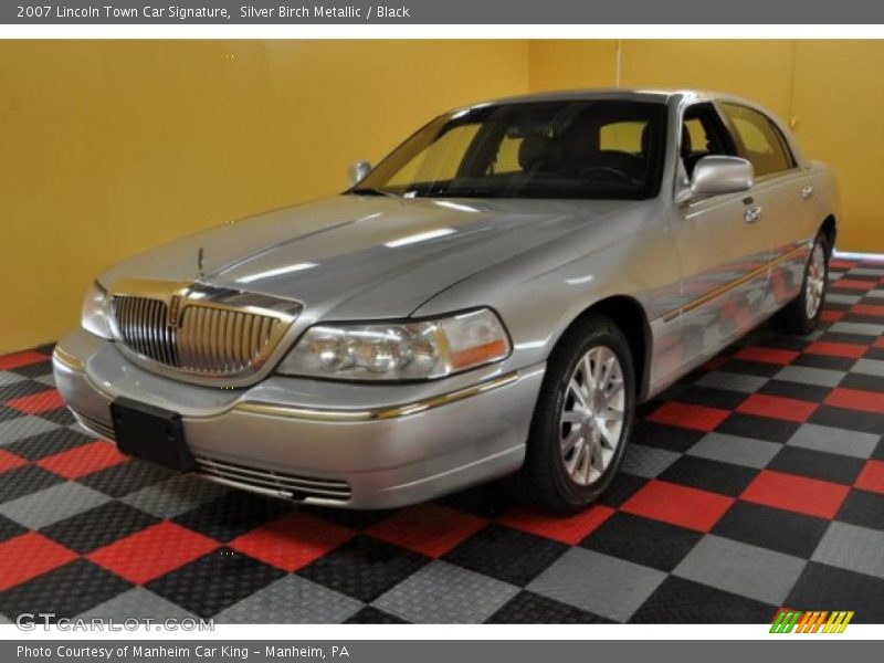 Silver Birch Metallic / Black 2007 Lincoln Town Car Signature