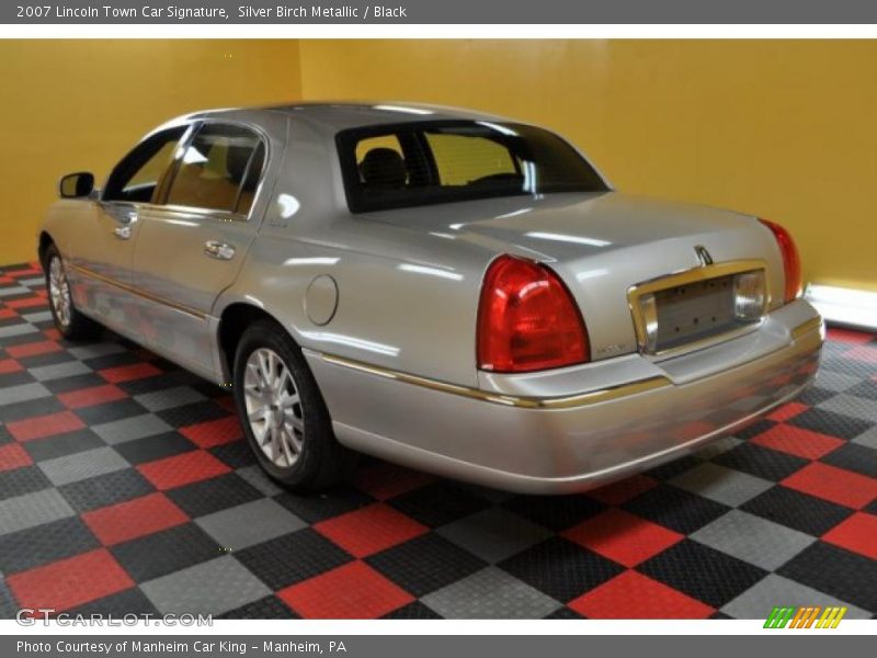 Silver Birch Metallic / Black 2007 Lincoln Town Car Signature