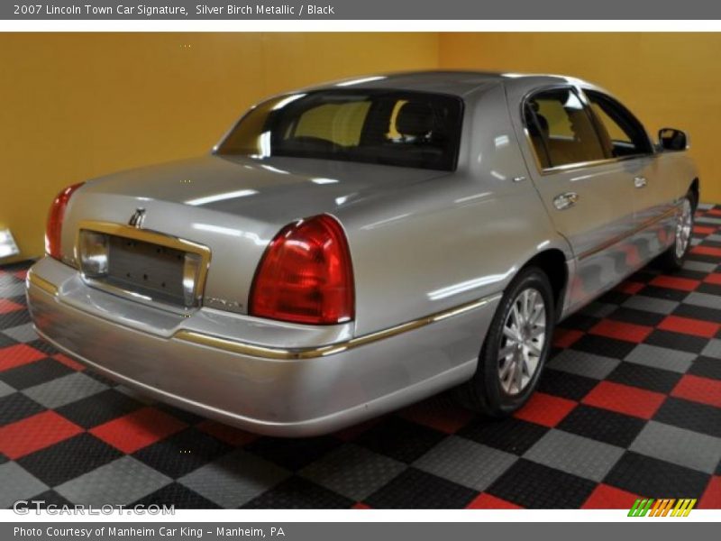 Silver Birch Metallic / Black 2007 Lincoln Town Car Signature
