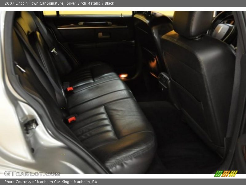 Silver Birch Metallic / Black 2007 Lincoln Town Car Signature