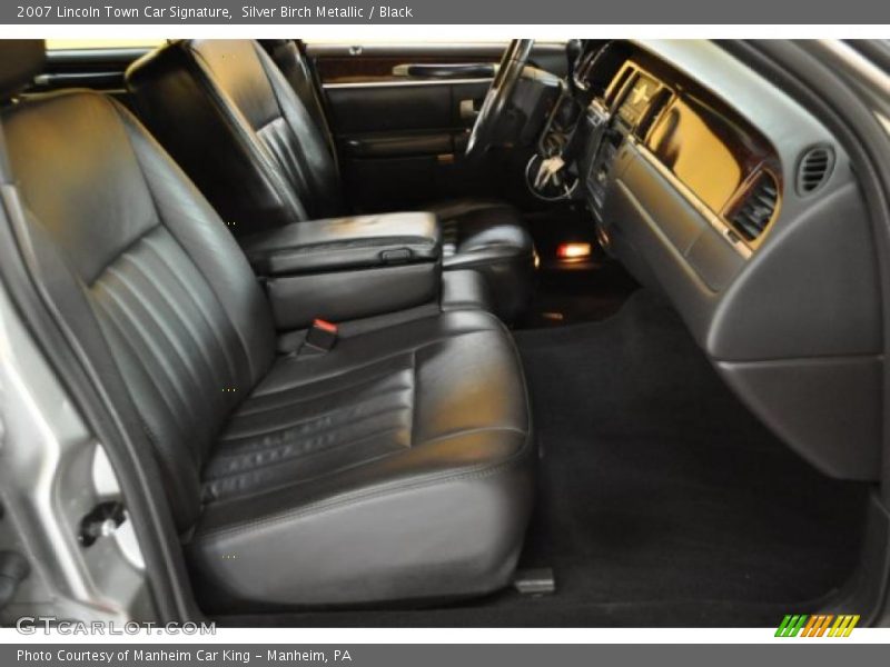 Silver Birch Metallic / Black 2007 Lincoln Town Car Signature