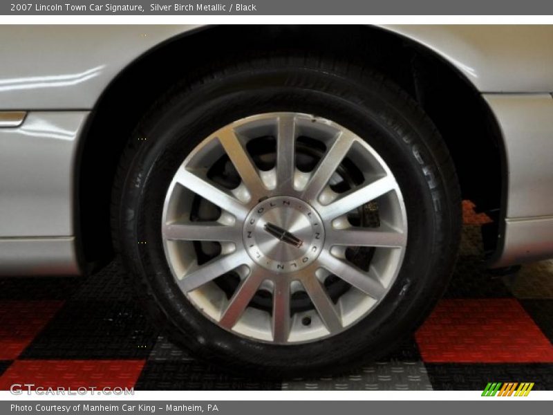 Silver Birch Metallic / Black 2007 Lincoln Town Car Signature