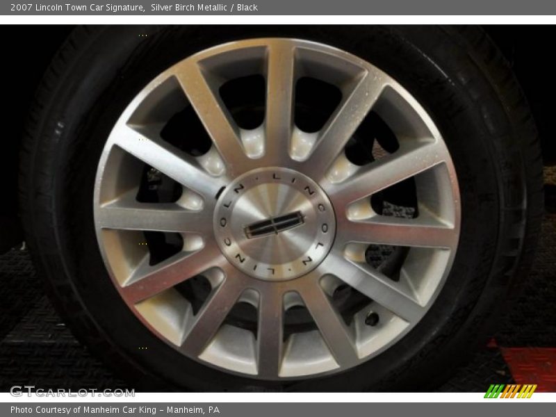 Silver Birch Metallic / Black 2007 Lincoln Town Car Signature