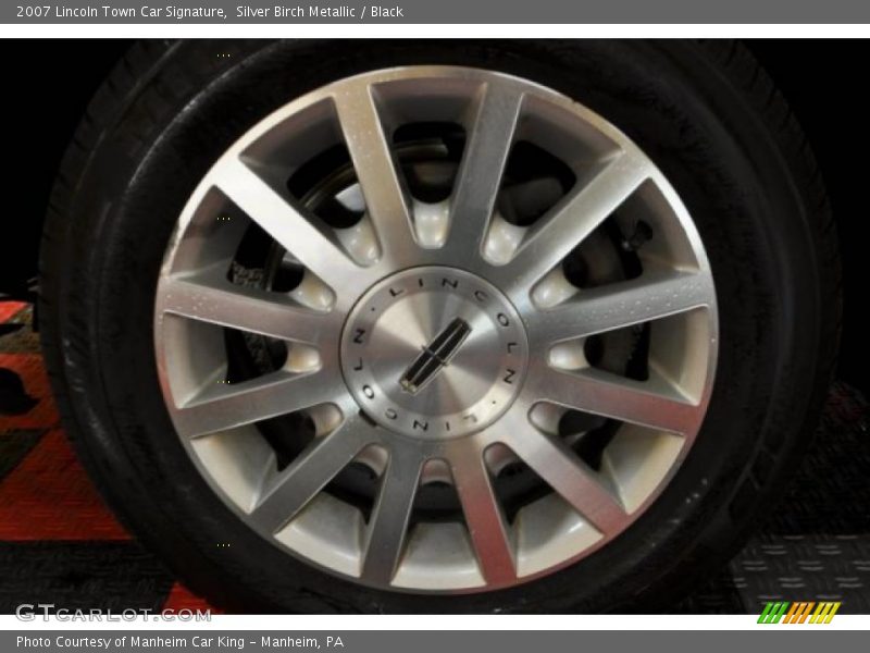 Silver Birch Metallic / Black 2007 Lincoln Town Car Signature