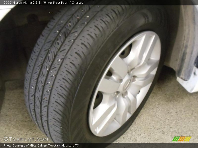 Winter Frost Pearl / Charcoal 2009 Nissan Altima 2.5 S