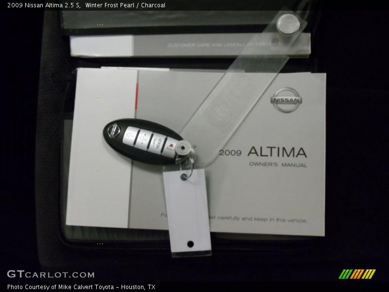 Winter Frost Pearl / Charcoal 2009 Nissan Altima 2.5 S