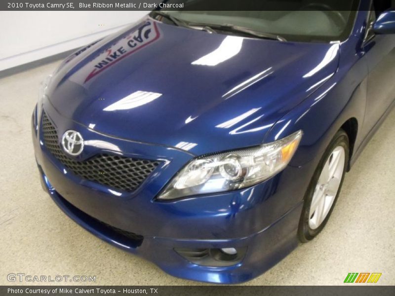 Blue Ribbon Metallic / Dark Charcoal 2010 Toyota Camry SE