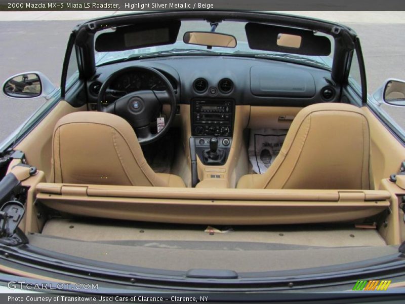Dashboard of 2000 MX-5 Miata LS Roadster