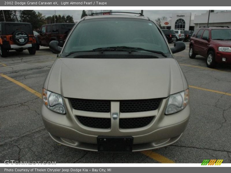 Light Almond Pearl / Taupe 2002 Dodge Grand Caravan eX