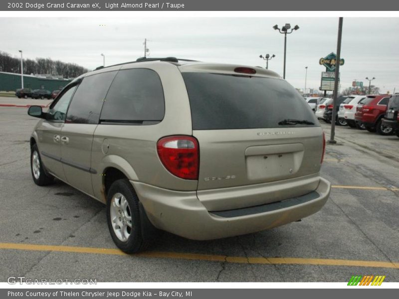 Light Almond Pearl / Taupe 2002 Dodge Grand Caravan eX