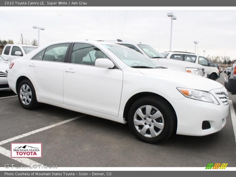 Super White / Ash Gray 2010 Toyota Camry LE