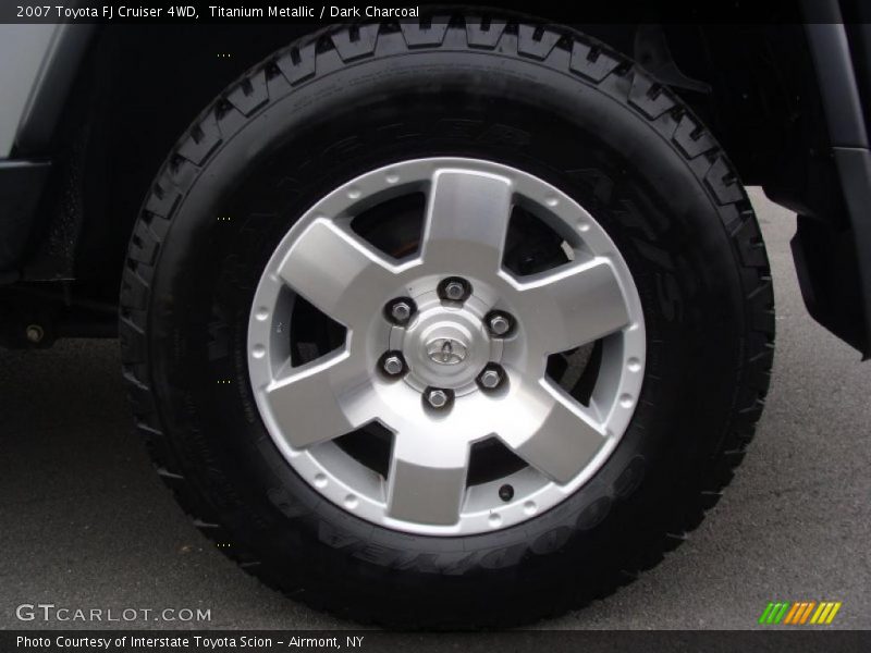 Titanium Metallic / Dark Charcoal 2007 Toyota FJ Cruiser 4WD