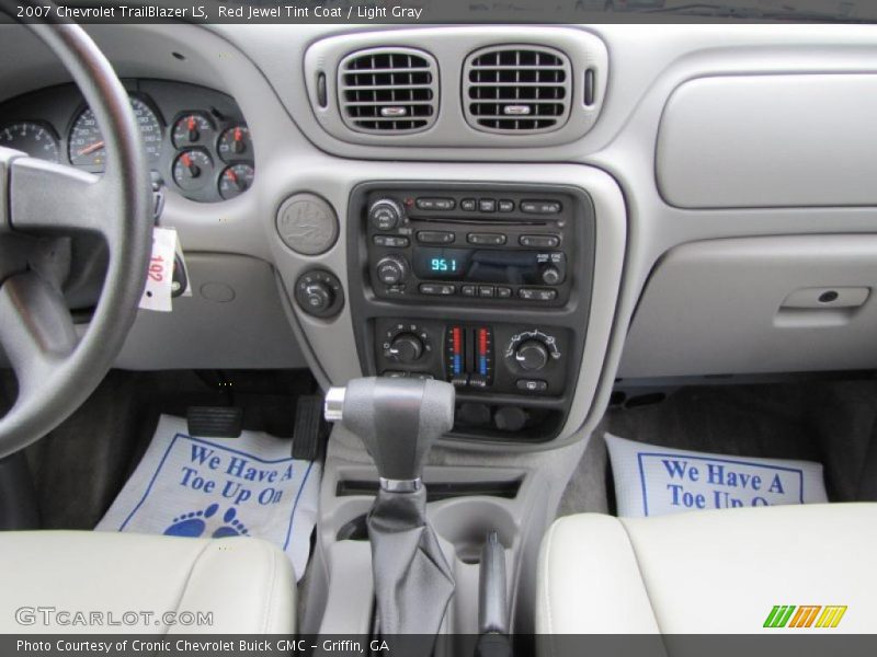 Red Jewel Tint Coat / Light Gray 2007 Chevrolet TrailBlazer LS