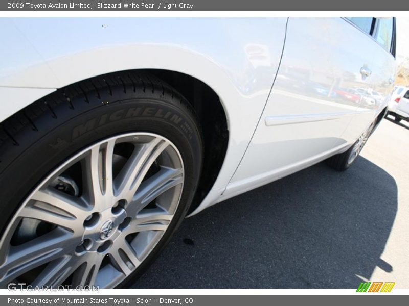Blizzard White Pearl / Light Gray 2009 Toyota Avalon Limited
