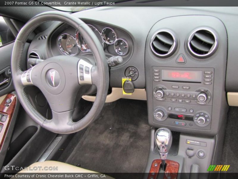 Controls of 2007 G6 GT Convertible