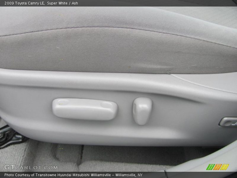 Super White / Ash 2009 Toyota Camry LE
