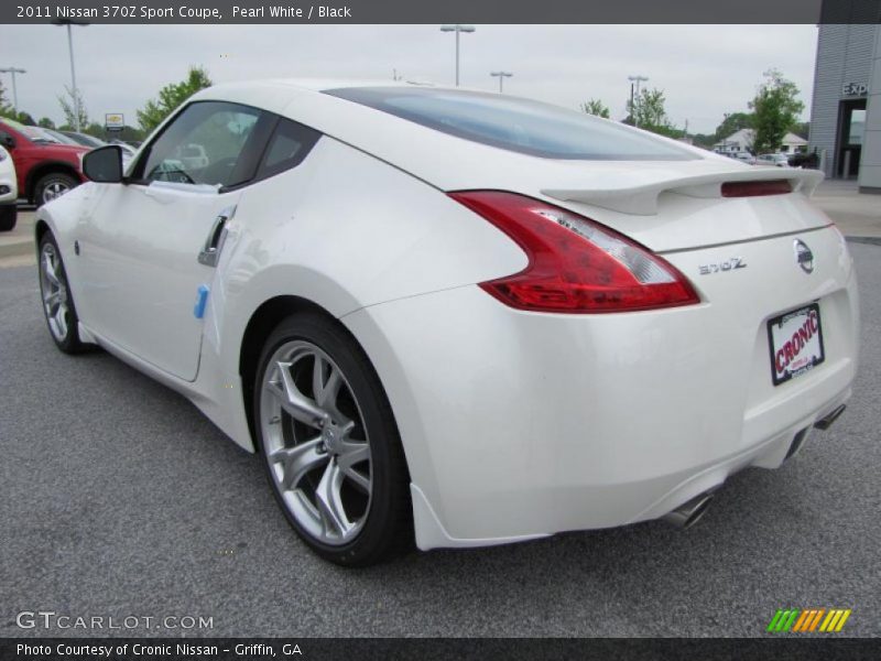 Pearl White / Black 2011 Nissan 370Z Sport Coupe