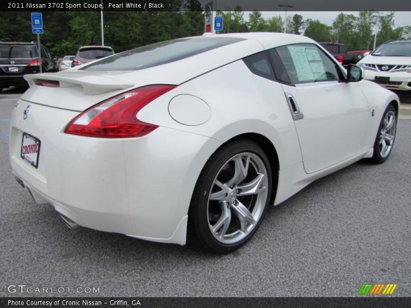 Pearl White / Black 2011 Nissan 370Z Sport Coupe