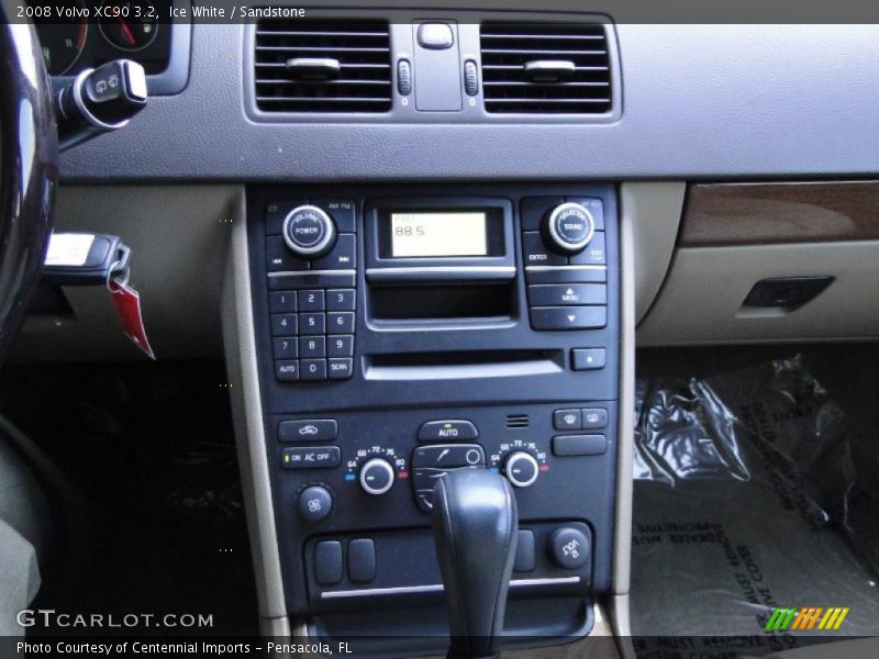 Ice White / Sandstone 2008 Volvo XC90 3.2