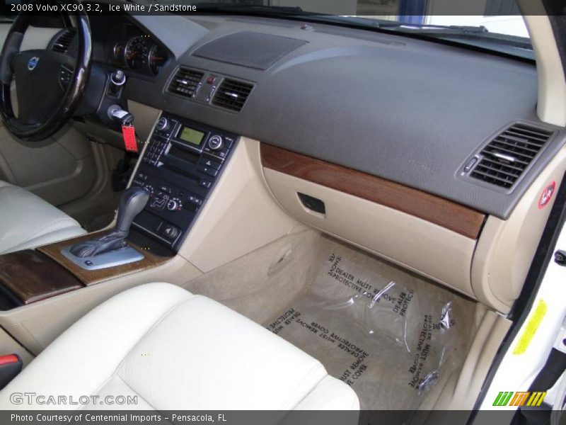Ice White / Sandstone 2008 Volvo XC90 3.2