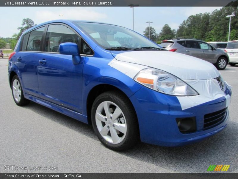Front 3/4 View of 2011 Versa 1.8 SL Hatchback