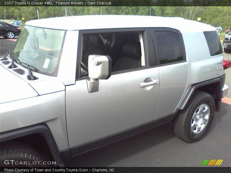 Titanium Metallic / Dark Charcoal 2007 Toyota FJ Cruiser 4WD