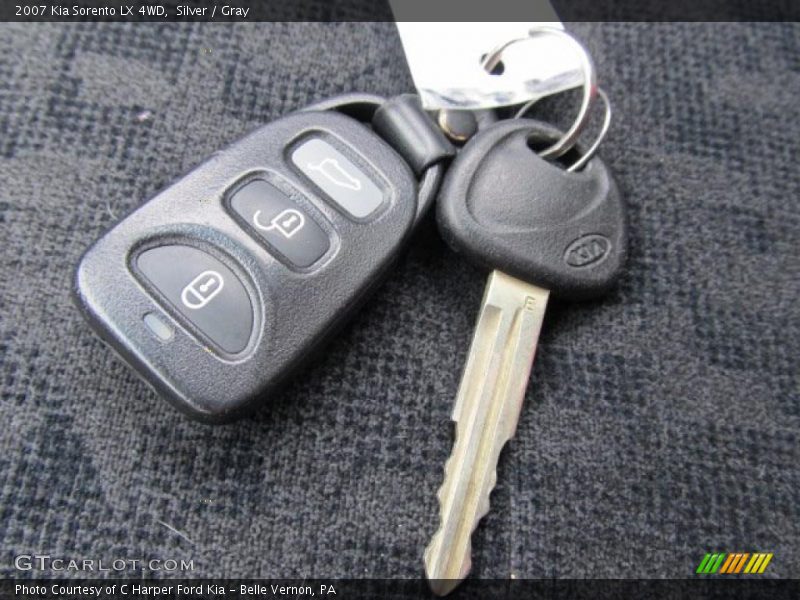 Silver / Gray 2007 Kia Sorento LX 4WD