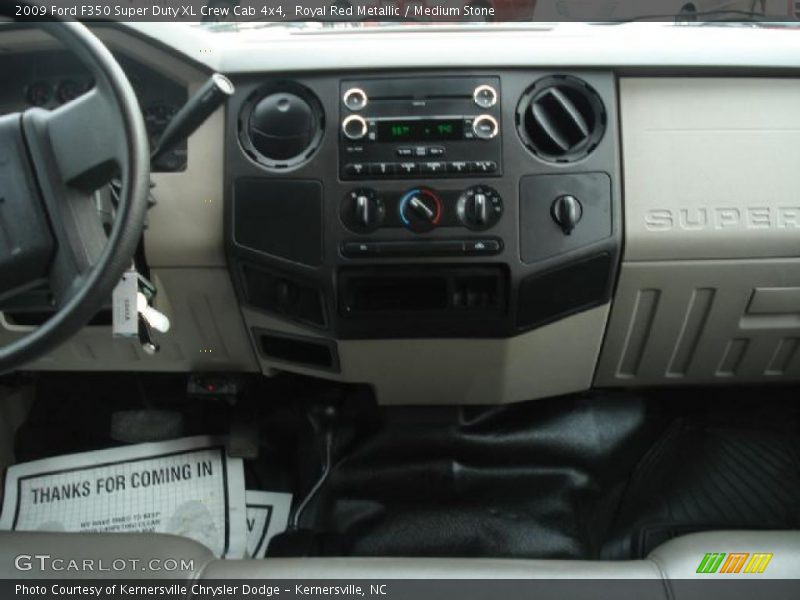 Controls of 2009 F350 Super Duty XL Crew Cab 4x4