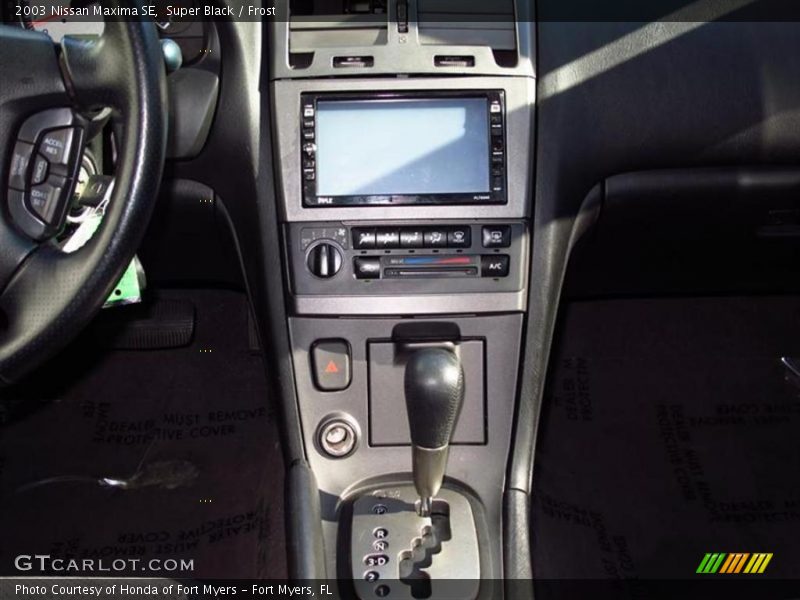 Super Black / Frost 2003 Nissan Maxima SE