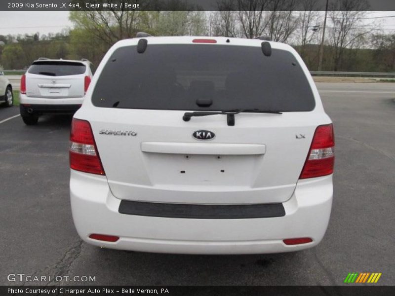 Clear White / Beige 2009 Kia Sorento LX 4x4