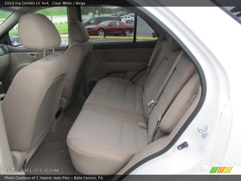 Clear White / Beige 2009 Kia Sorento LX 4x4