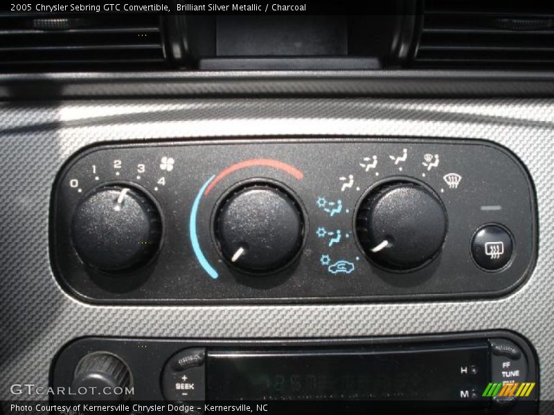 Controls of 2005 Sebring GTC Convertible