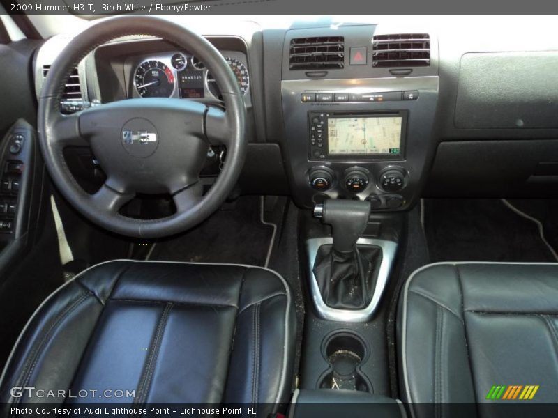 Dashboard of 2009 H3 T
