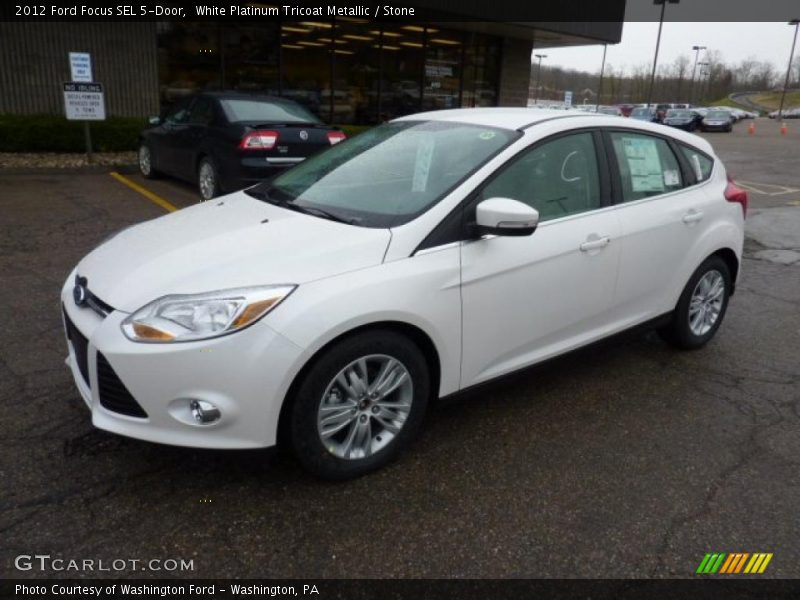 Front 3/4 View of 2012 Focus SEL 5-Door