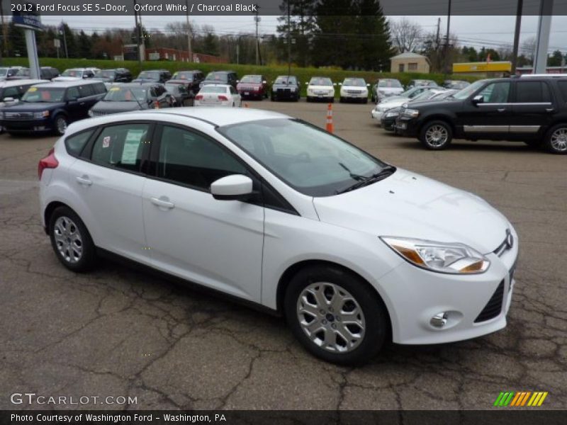 Oxford White / Charcoal Black 2012 Ford Focus SE 5-Door