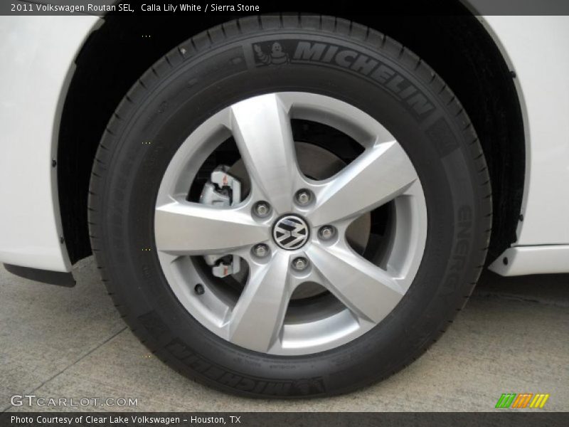 Calla Lily White / Sierra Stone 2011 Volkswagen Routan SEL