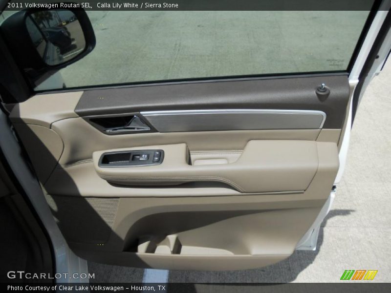 Calla Lily White / Sierra Stone 2011 Volkswagen Routan SEL