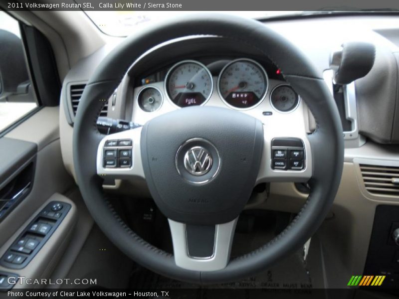 Calla Lily White / Sierra Stone 2011 Volkswagen Routan SEL