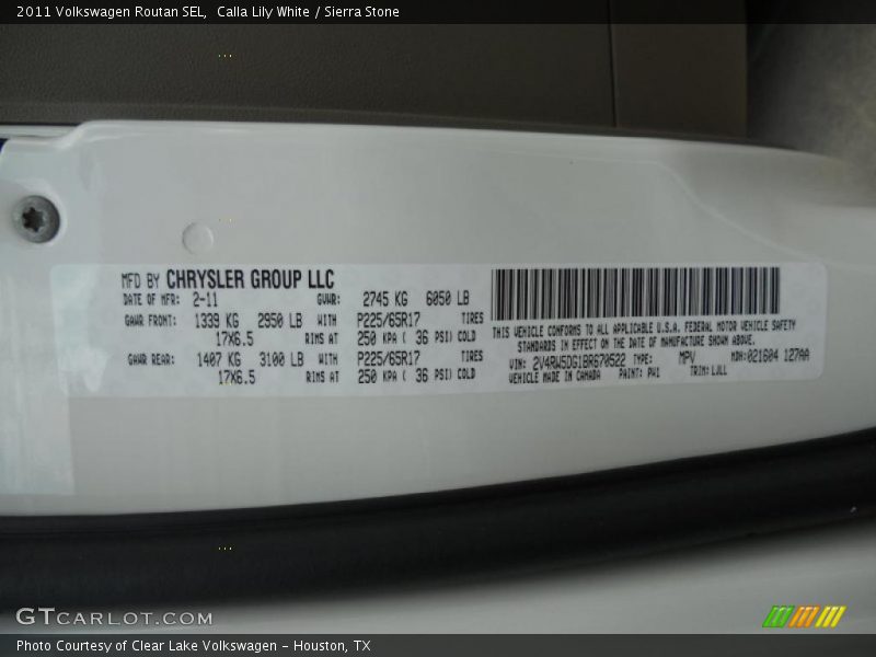 Calla Lily White / Sierra Stone 2011 Volkswagen Routan SEL