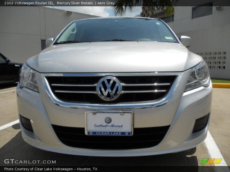 Mercury Sliver Metallic / Aero Grey 2009 Volkswagen Routan SEL