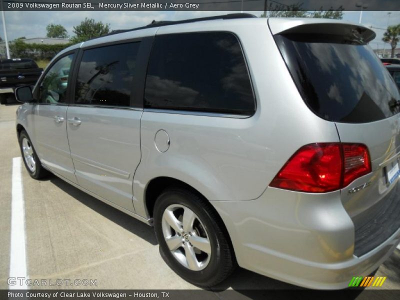 Mercury Sliver Metallic / Aero Grey 2009 Volkswagen Routan SEL