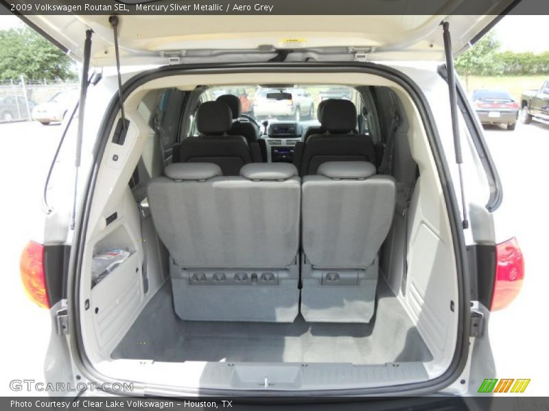 Mercury Sliver Metallic / Aero Grey 2009 Volkswagen Routan SEL