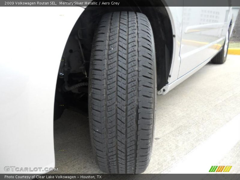 Mercury Sliver Metallic / Aero Grey 2009 Volkswagen Routan SEL