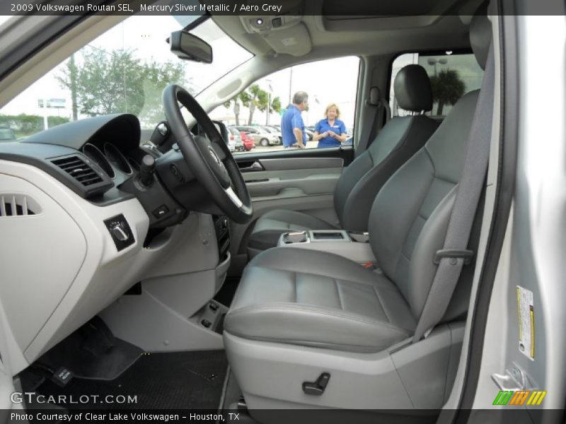  2009 Routan SEL Aero Grey Interior