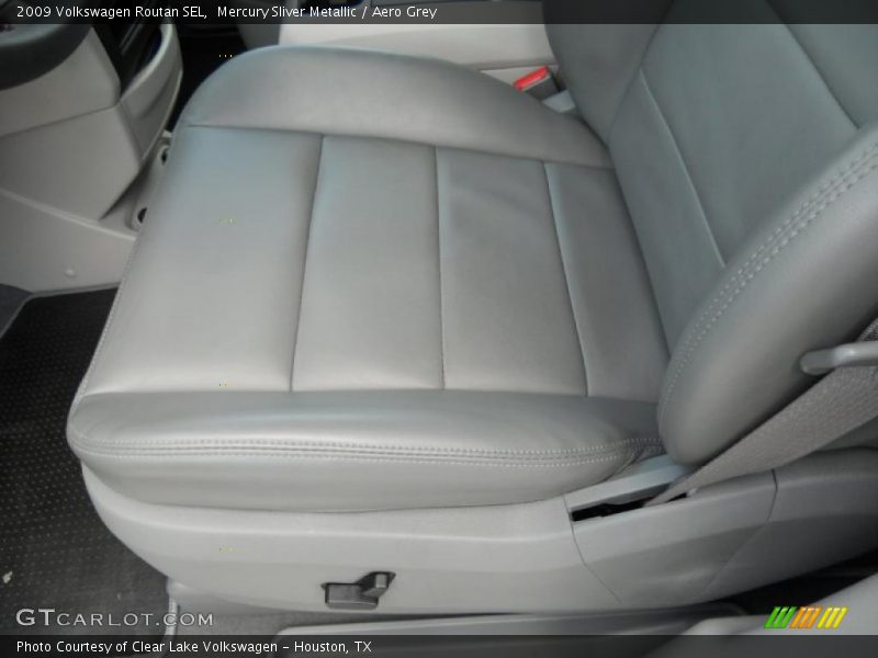 Mercury Sliver Metallic / Aero Grey 2009 Volkswagen Routan SEL
