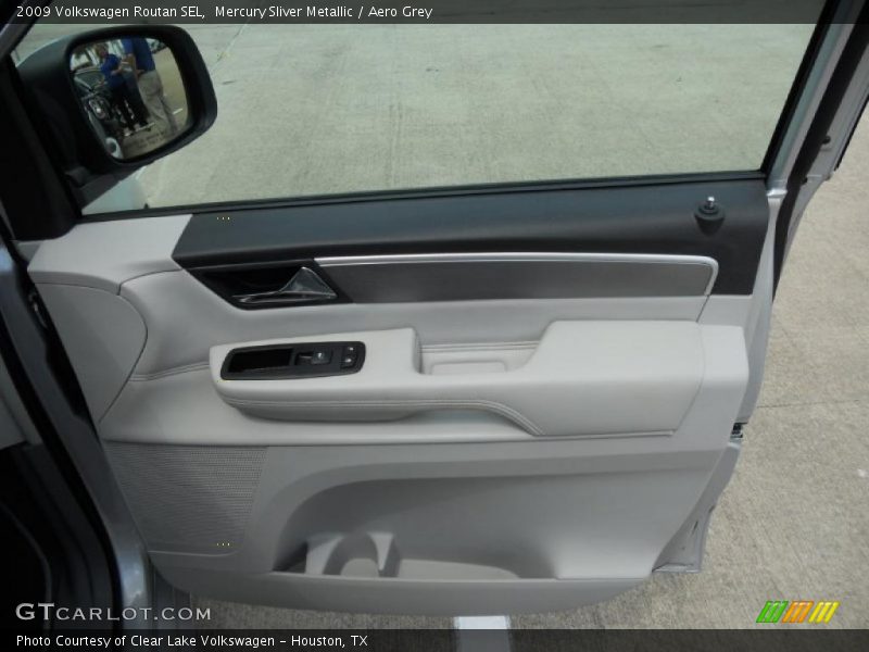 Mercury Sliver Metallic / Aero Grey 2009 Volkswagen Routan SEL