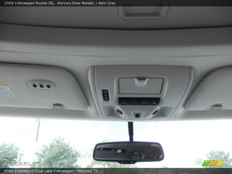 Mercury Sliver Metallic / Aero Grey 2009 Volkswagen Routan SEL
