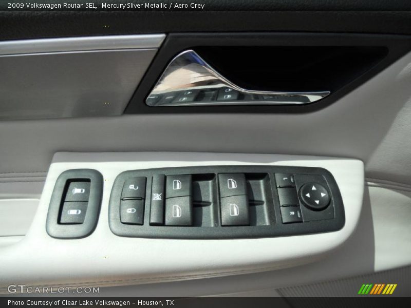 Mercury Sliver Metallic / Aero Grey 2009 Volkswagen Routan SEL