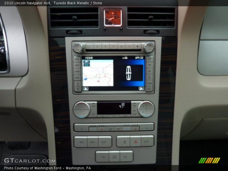Tuxedo Black Metallic / Stone 2010 Lincoln Navigator 4x4